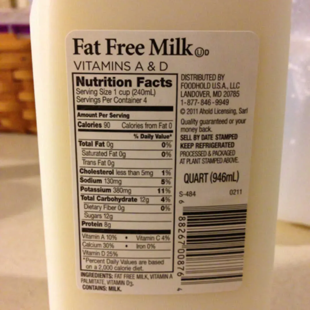How Many Calories in 1/2 Cup Low Fat Milk?