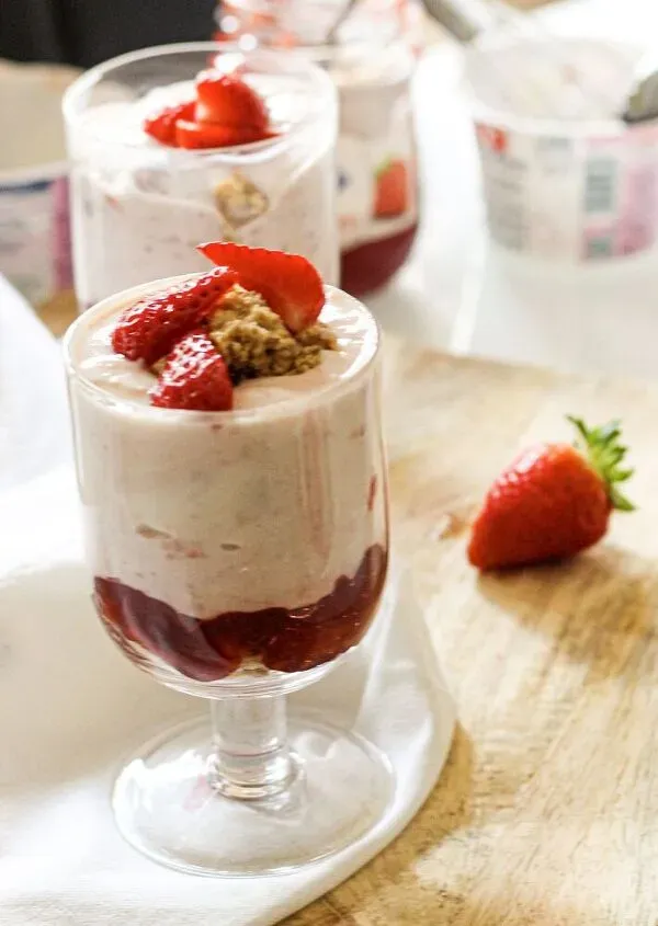 Simple non fat yogurt recipe: Healthy, delicious snack