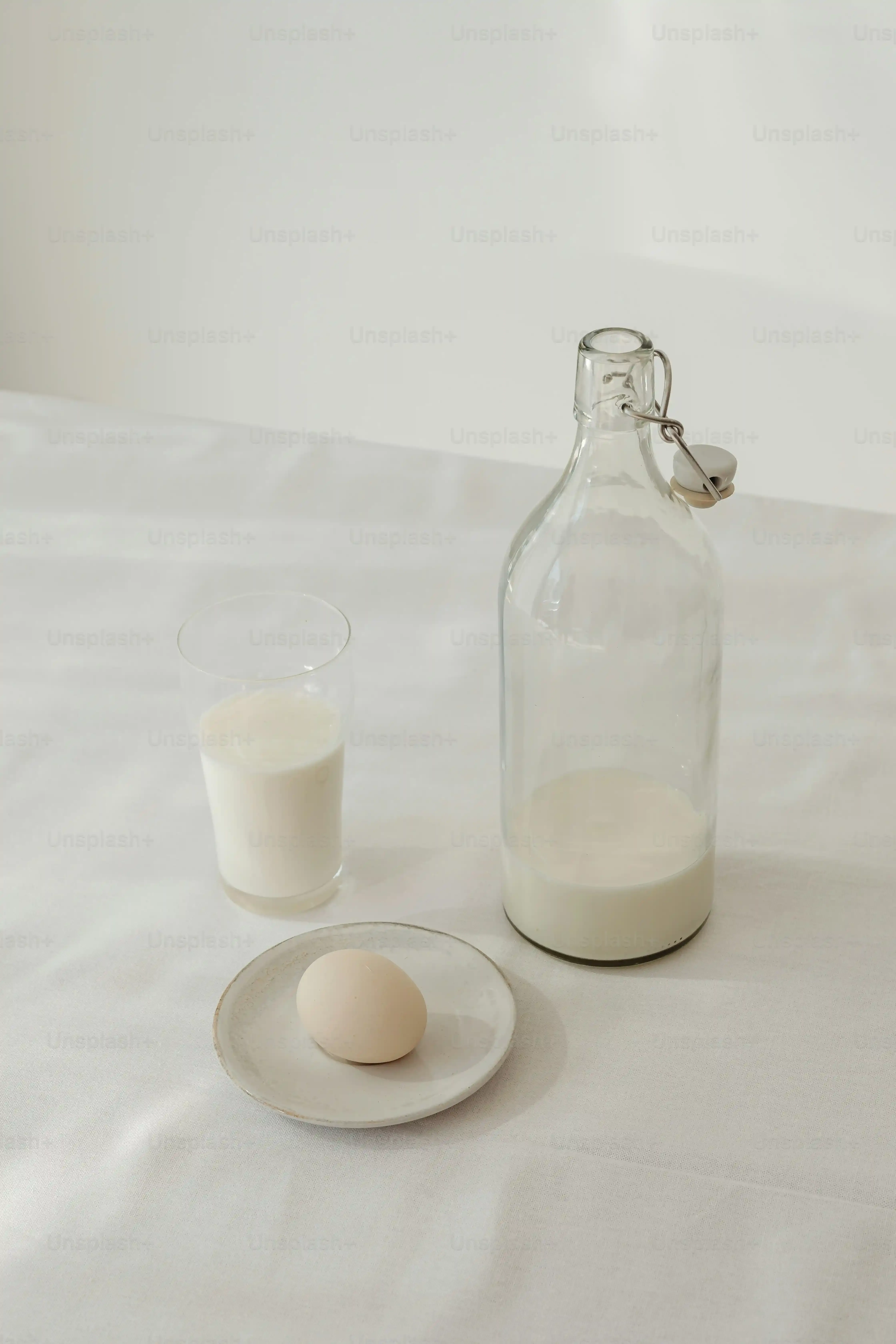 Should You Drink Low Fat Milk Before Bed? Weighing the Downsides