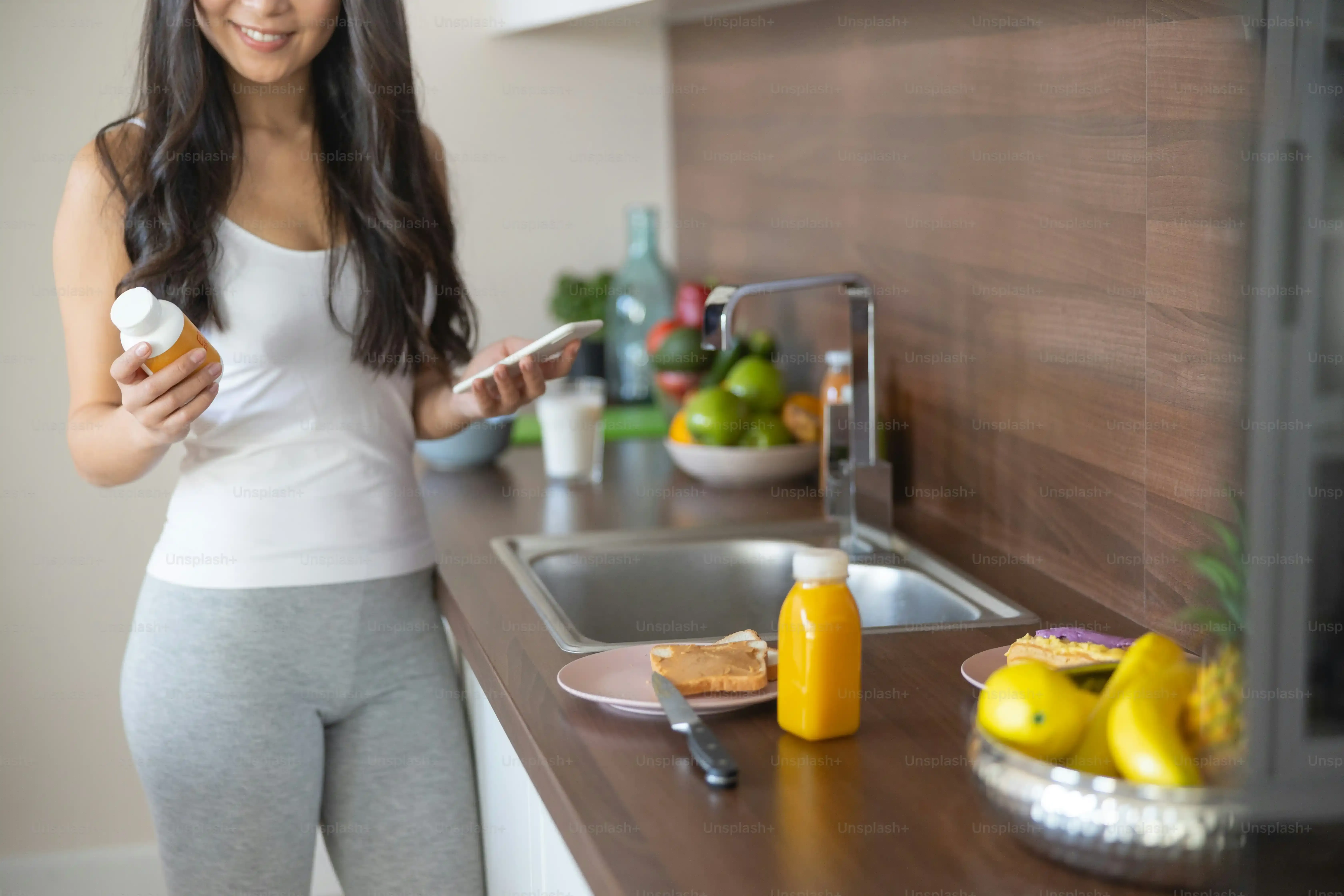 Understanding the Nutrition Facts on a Low Fat Milk Label